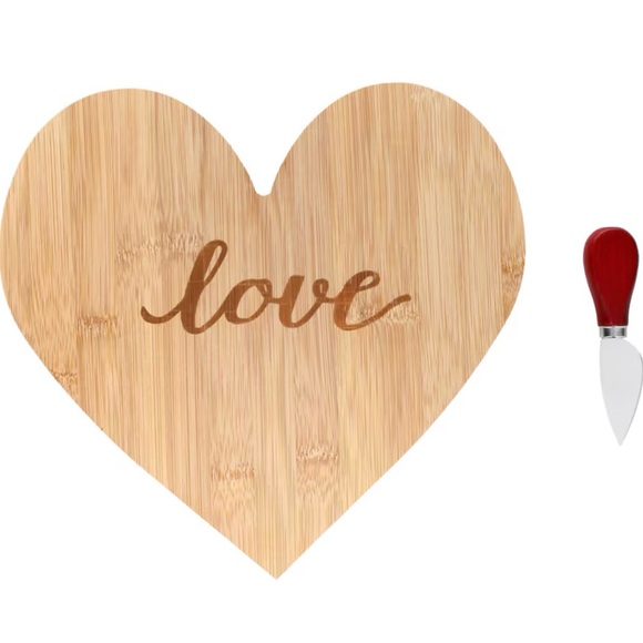 Bamboo Heart Cheese Board & Spreader Set - Picture 3 of 6